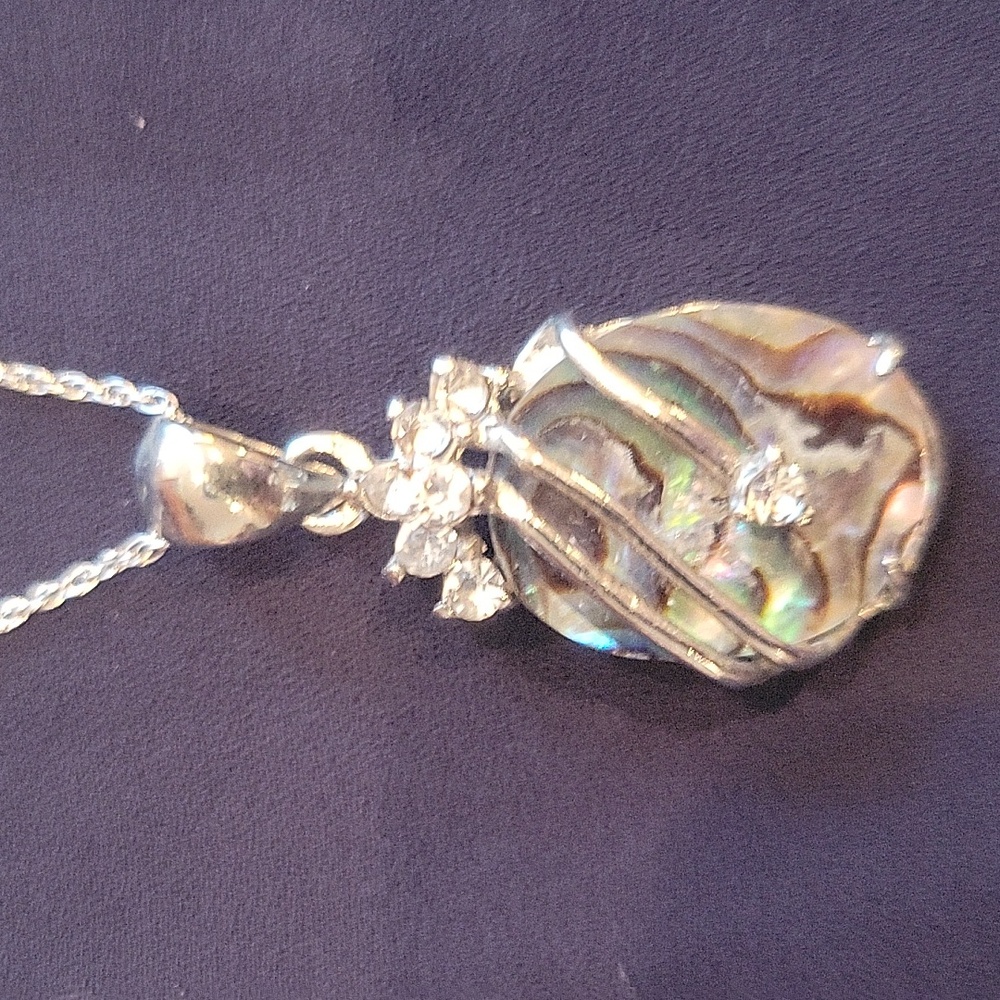 18 " inch Silver chain with Abolone and 7 CZs! Beautiful! - Picture 1 of 10
